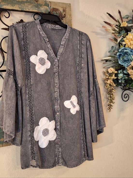Reworked Clothing Tops - Rework Patchwork Gray Button-Front Floral Applique Blouse W/Bell Sleeves Size XL